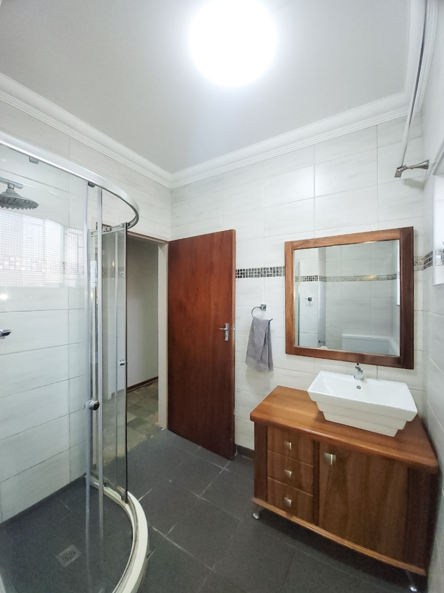 6 Bedroom Property for Sale in Baillie Park North West